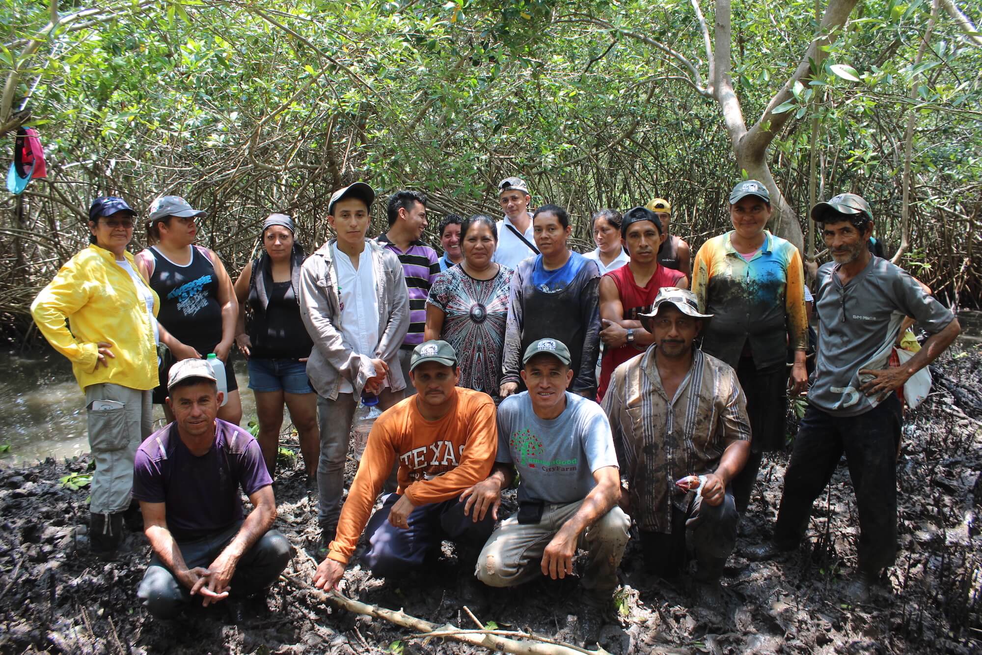 Ambientalistas comparten experiencias para fortalecer lucha por el medio ambiente