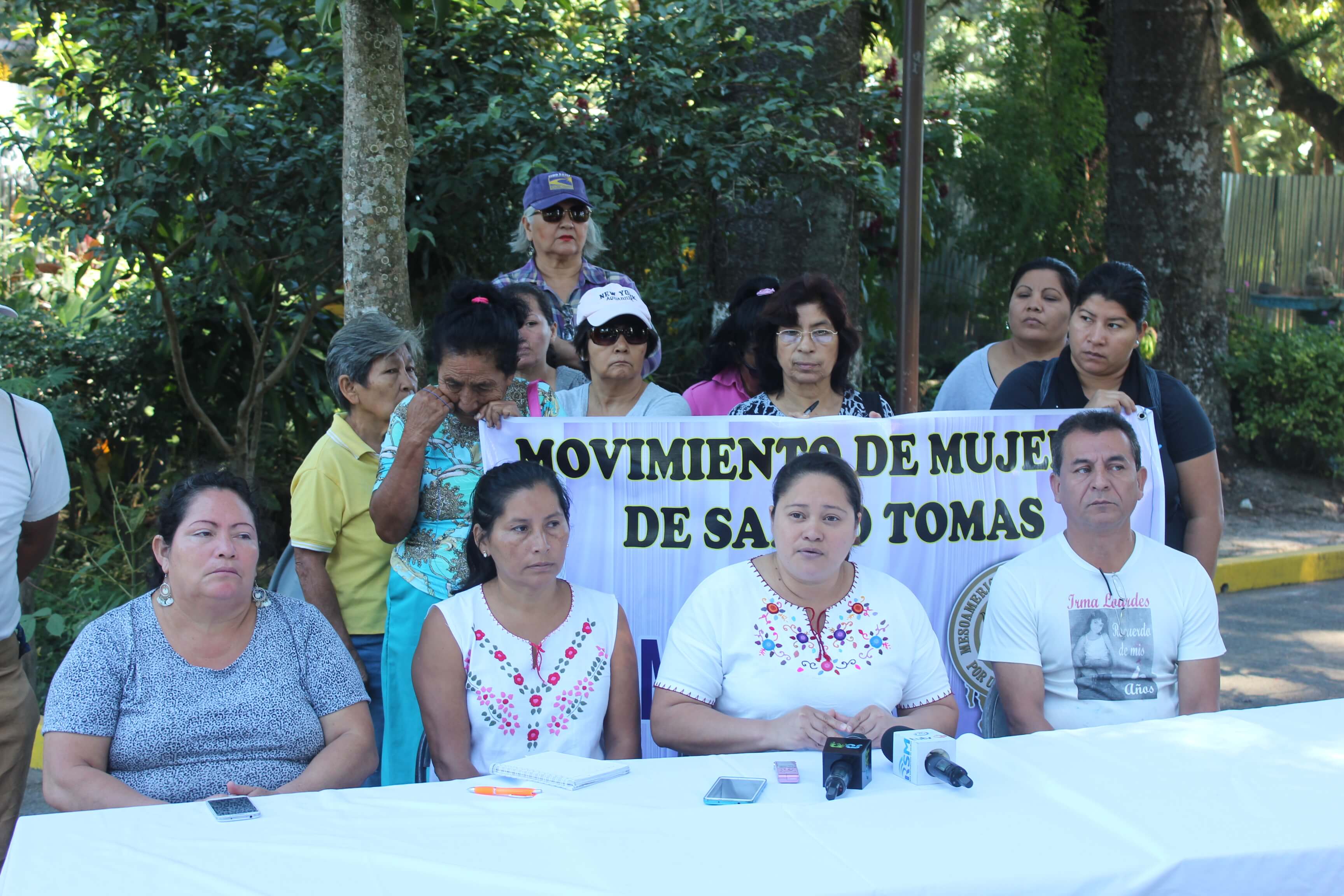 Habitantes de Las Araucarias de Santa Tecla denuncian alcalde por destruir espacio público