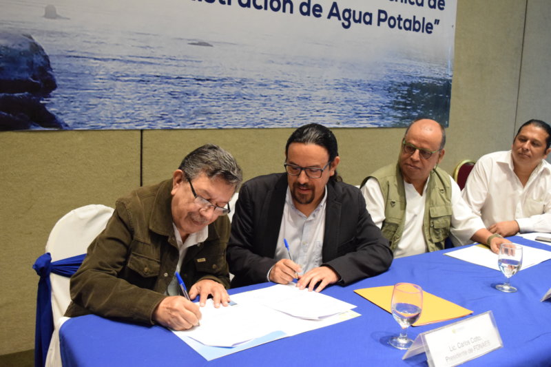 Firman convenio para fortalecer trabajo de Juntas de Agua
